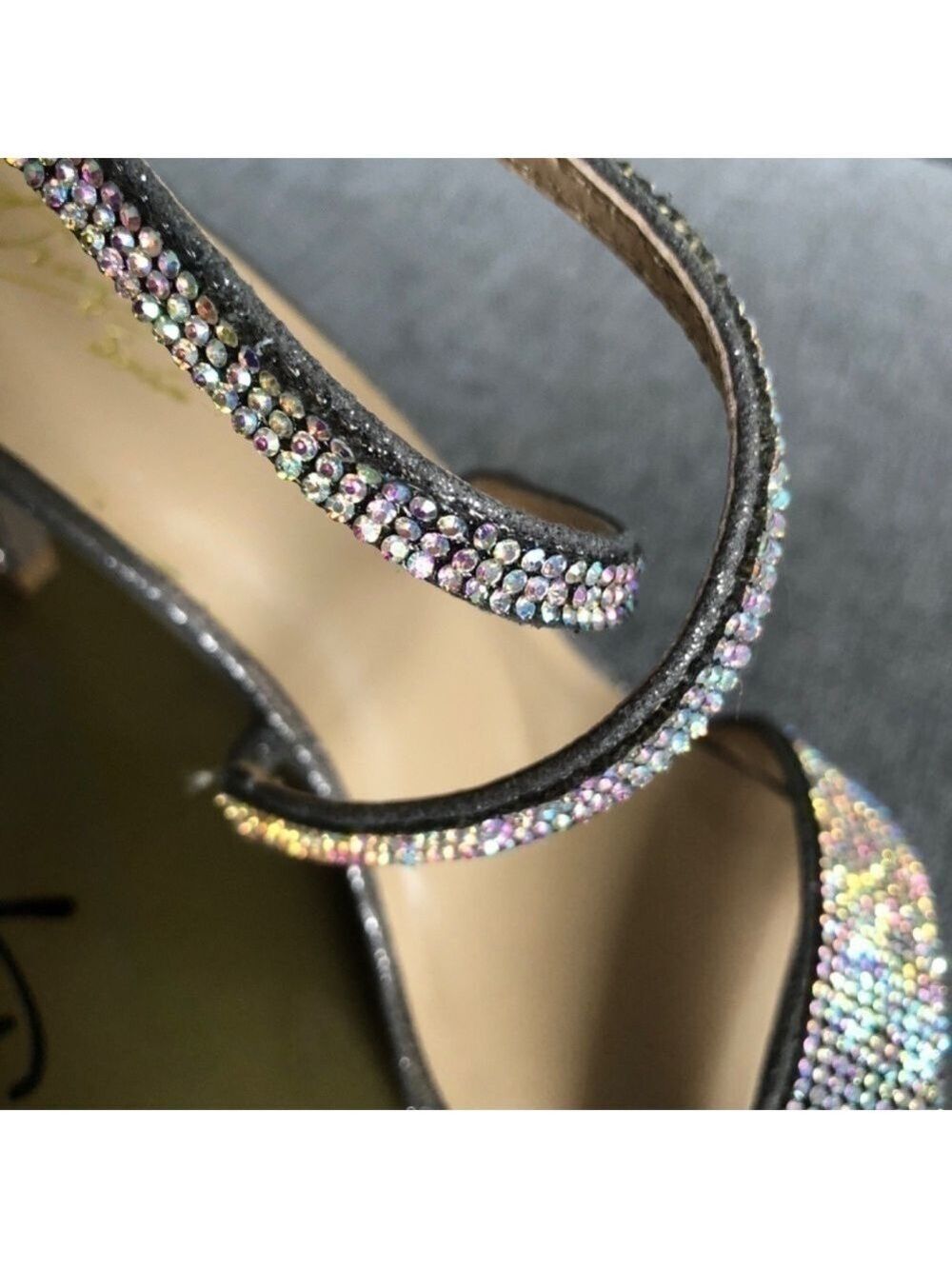 Thalia Sodi Women’s Dress Sandals Shoes Sparkling Golden Wedding Party Heels 6.5 - Picture 8 of 17